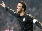 熊猫直播平台-赛道与绿茵的交响，当F1引擎轰鸣遇见曼城登顶