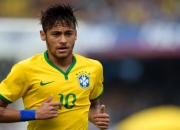 体育赛事直播-欧冠半决赛焦点战，乌拉圭打穿几内亚的战术启示