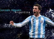 熊猫体育官网入口-F1新赛季揭幕战之夜，斯通斯舞台越大越强，巴林见证传奇序章