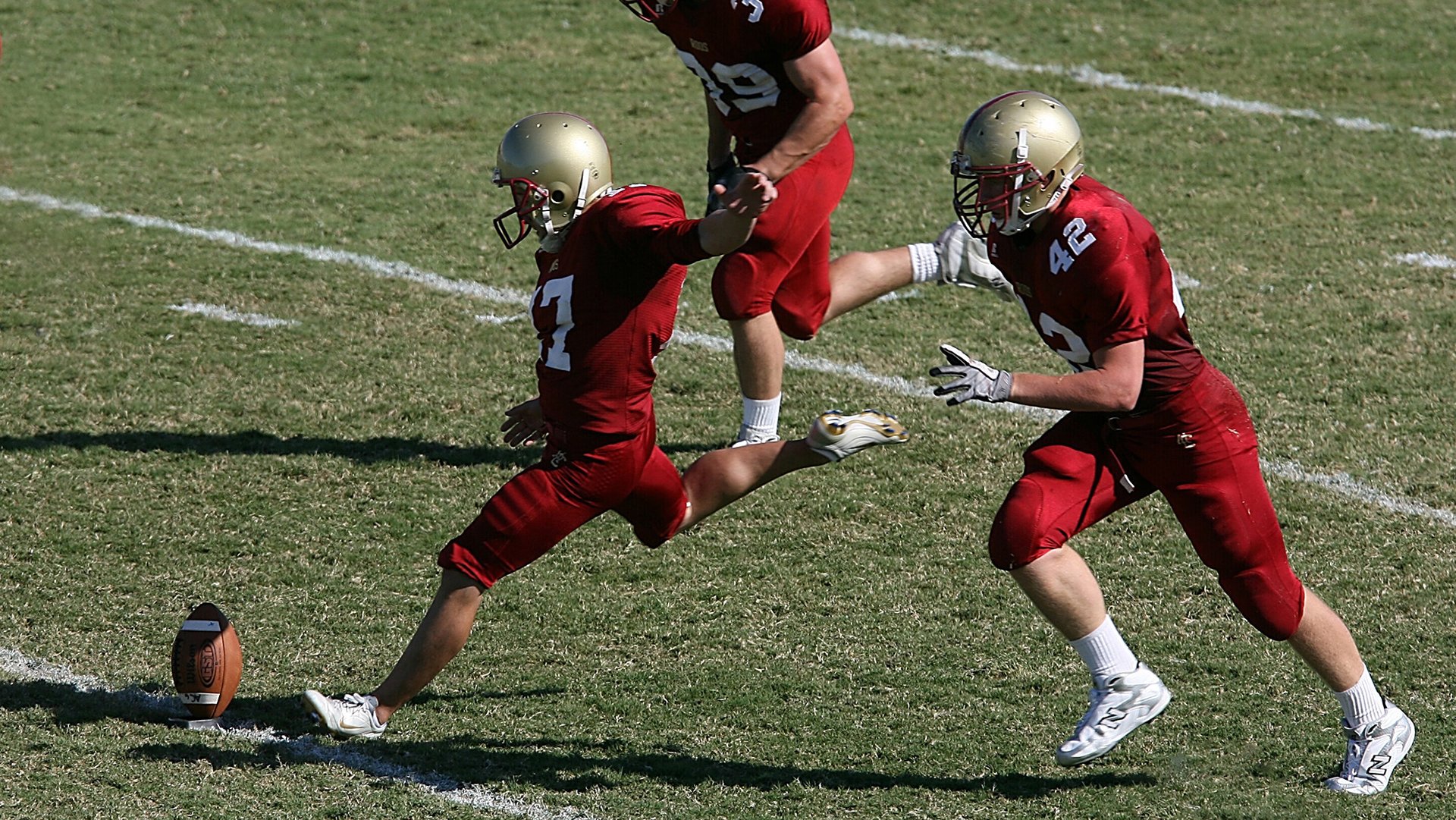 玻利维亚狂胜墨西哥，F1街道赛焦点战背后的意外与启示