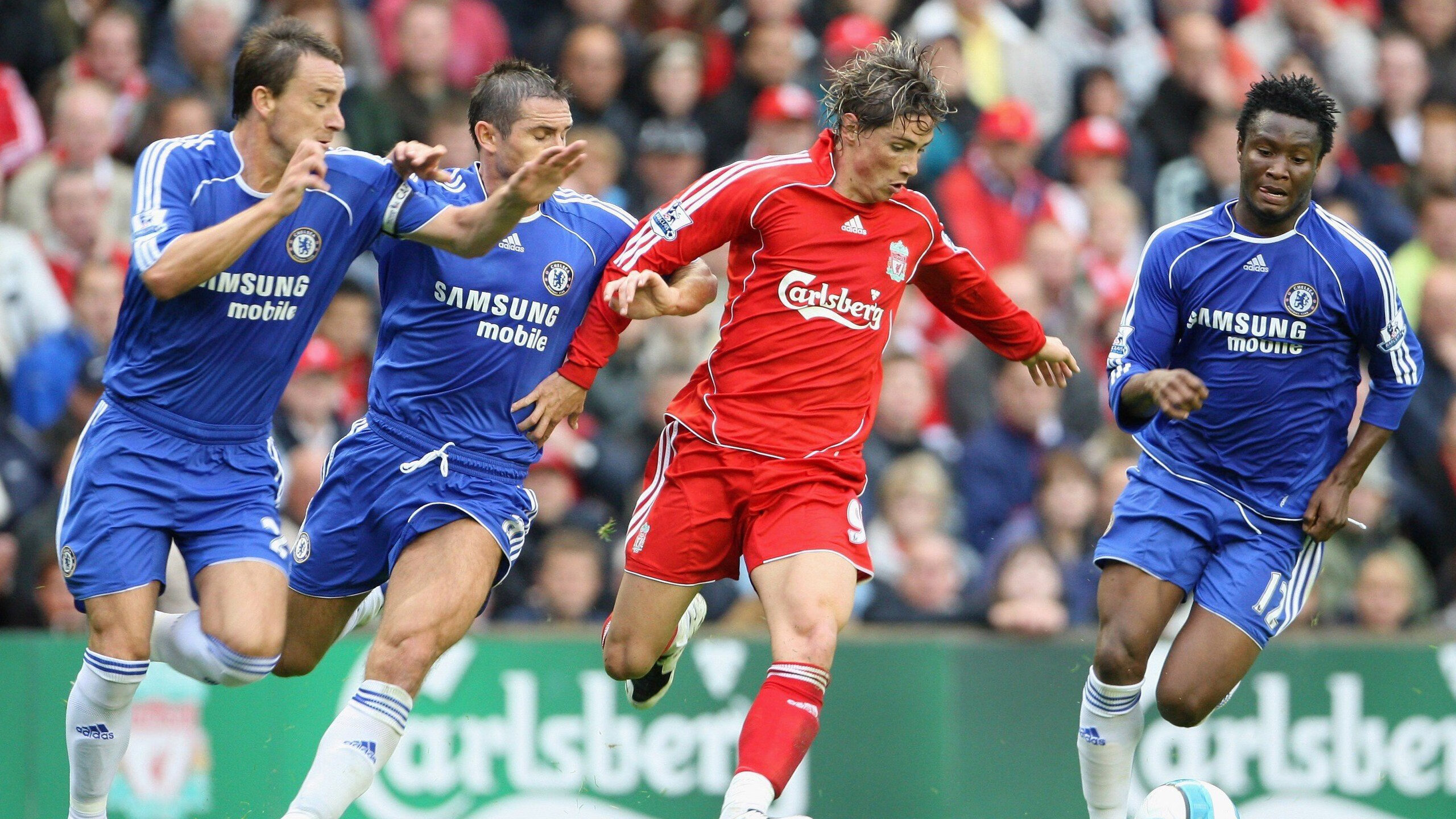 蜂群战术撕裂钢铁防线，保罗导演的完美风暴