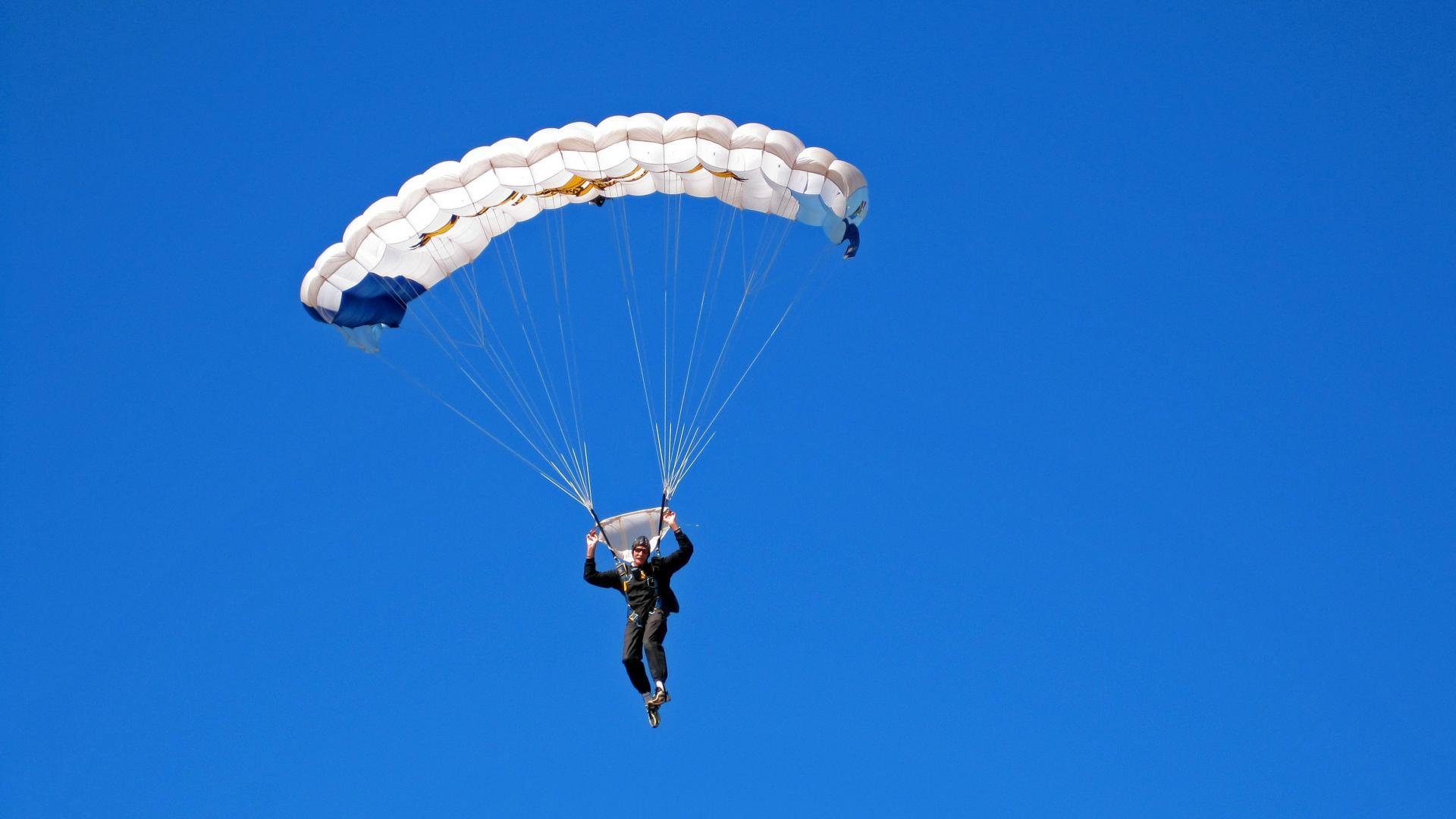 羽坛新纪元，马来西亚队横扫法国队，桃田贤斗状态火热预示奥运格局生变
